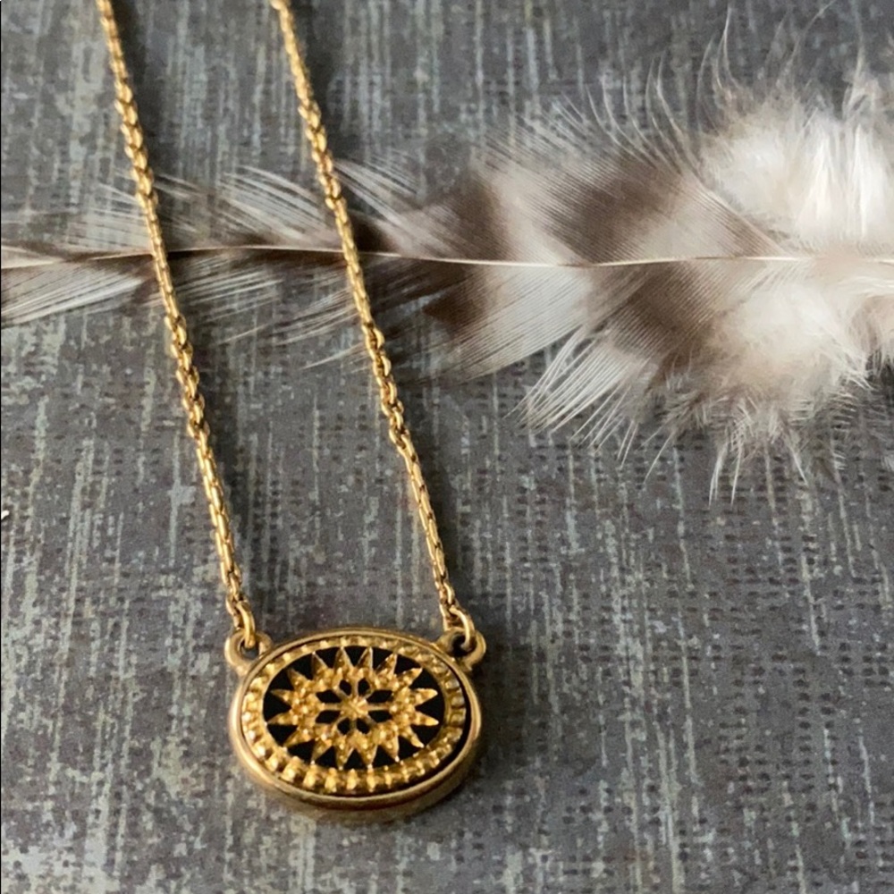 🌟 3/$15 Vintage 80’s necklace black accent